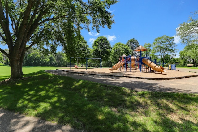 5820 139th St W, Apple Valley, MN 55124 - community jungle gym with a yard
