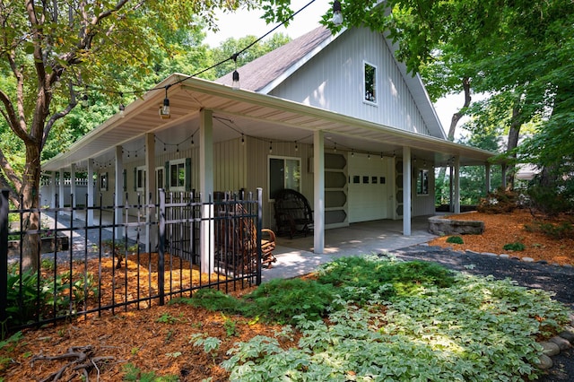 9002 Riley Lake Rd, Eden Prairie, MN 55347 - country-style home featuring roof with shingles