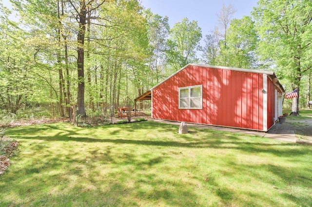 view of outbuilding featuring an outbuilding