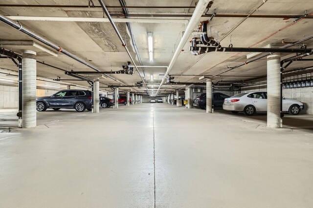 820 Emerald St Unit 402, Saint Paul, MN 55114 - view of parking deck