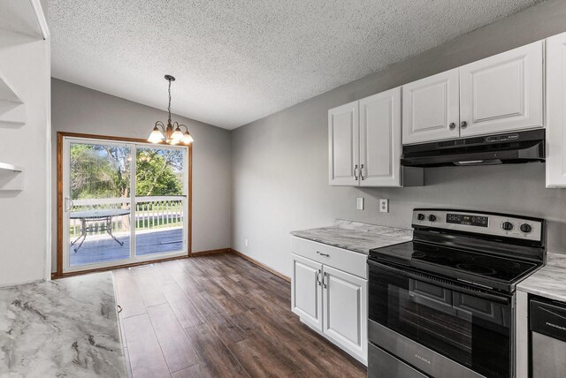 1260 Ferndale St N, Maplewood, MN 55119 - kitchen featuring appliances with stainless steel finishes, under cabinet range hood, a chandelier, a textured ceiling, and white cabinets