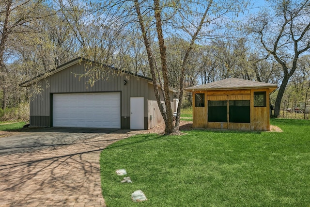 view of detached garage