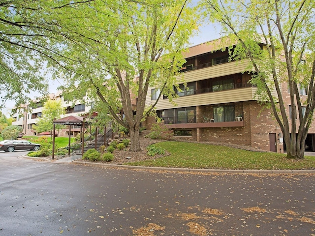 7520 Cahill Rd Unit 222A, Edina, MN 55439 - view of building exterior with stairs