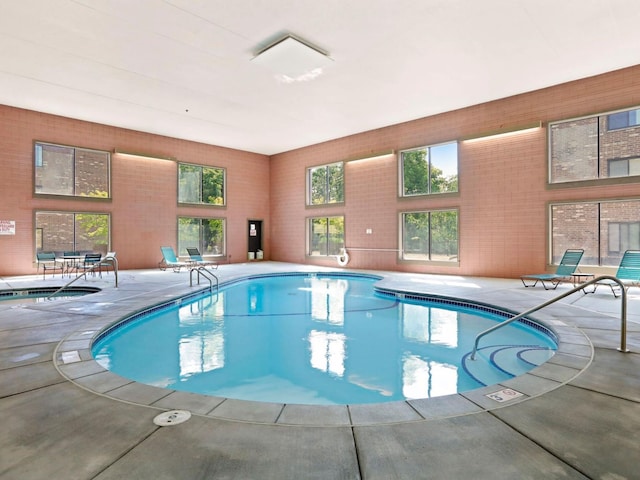 7520 Cahill Rd Unit 222A, Edina, MN 55439 - view of indoor community pool