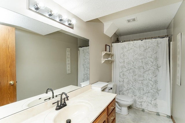 192 Harrison Ave SE, Racine, MN 55967 - full bathroom with a textured ceiling, vanity, toilet, and a shower with shower curtain