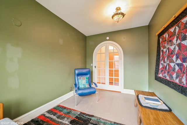 79 Western Ave N Unit 206, Saint Paul, MN 55102 - living area with arched walkways and baseboards