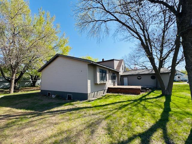 2526 Garnet Ave, Slayton, MN 56172 - view of side of property with a yard