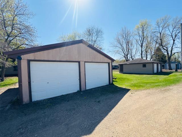 2526 Garnet Ave, Slayton, MN 56172 - view of detached garage