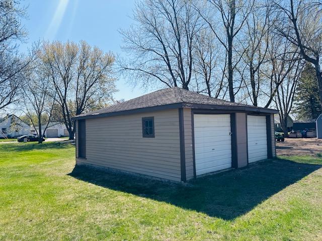 2526 Garnet Ave, Slayton, MN 56172 - view of detached garage