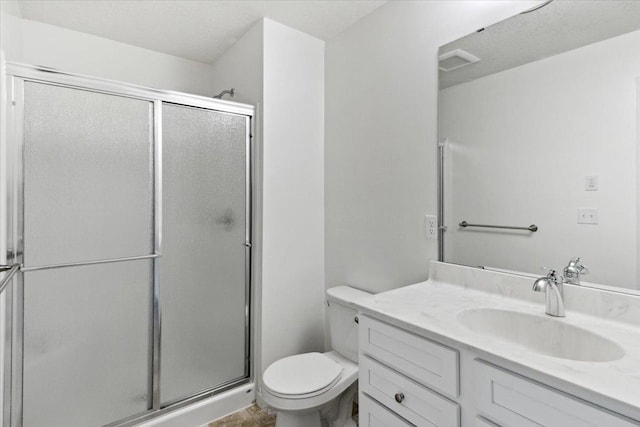 983 Aurora Cir, Red Wing, MN 55066 - full bathroom featuring a stall shower, toilet, and vanity