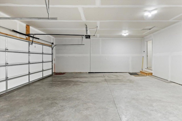 983 Aurora Cir, Red Wing, MN 55066 - garage with a garage door opener