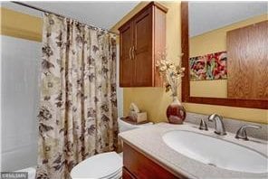 20 Windsor Ln Unit 303A, New Brighton, MN 55112 - bathroom with toilet and vanity