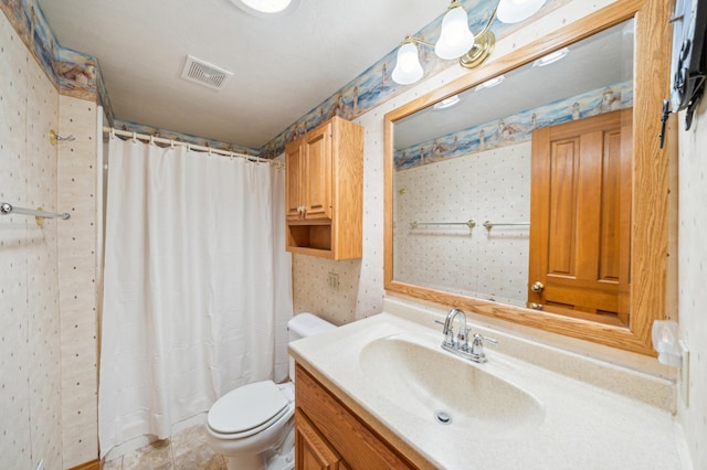 1112 4th St S, Stillwater, MN 55082 - bathroom featuring wallpapered walls, toilet, vanity, and curtained shower
