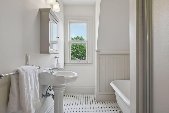 1721 Mount Curve Ave, Minneapolis, MN 55403 - full bath with a freestanding bath
