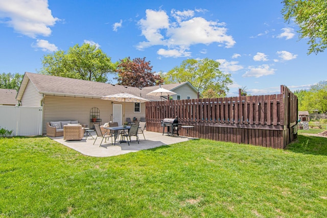 view of yard featuring a patio and an outdoor hangout area