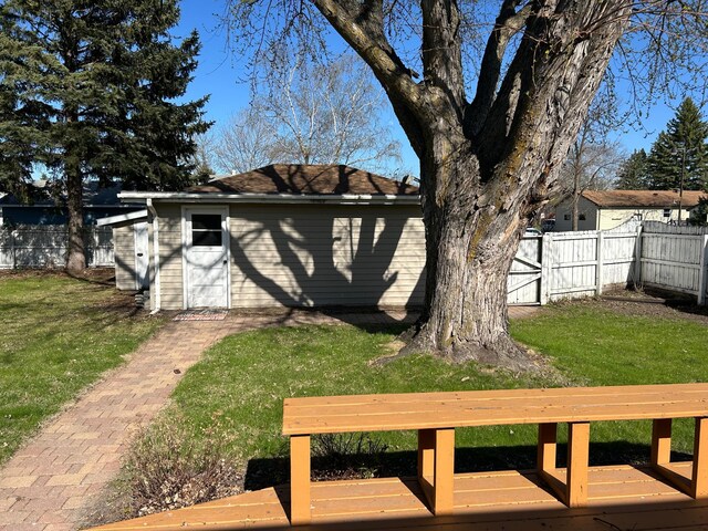 view of outdoor structure featuring an outdoor structure