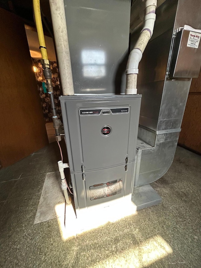324 Maple Ave S, Thief River Falls, MN 56701 - view of utility room