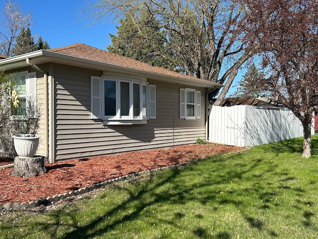 324 Maple Ave S, Thief River Falls, MN 56701 - photo 6