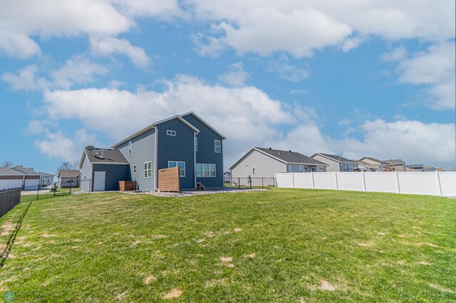 view of yard featuring a residential view