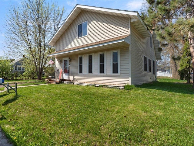 view of front of house featuring a front yard