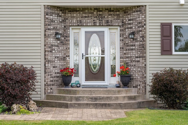 532 150th St, Alden Twp, WI 54001 - view of exterior entry with brick siding