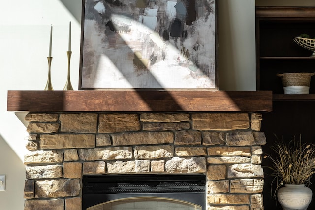 532 150th St, Alden Twp, WI 54001 - detailed view of a glass covered fireplace