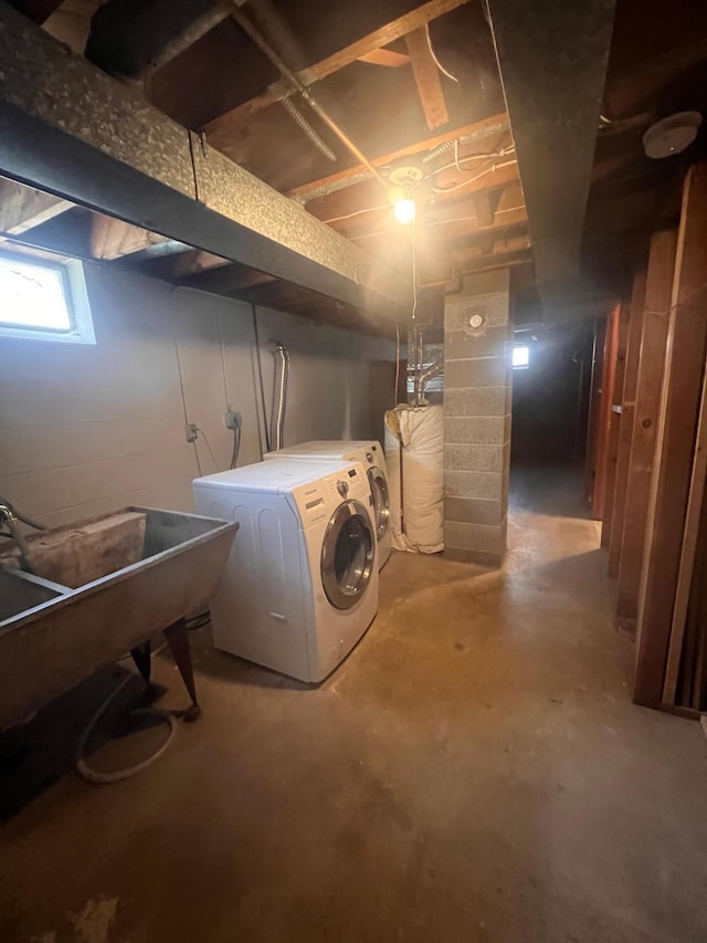 1008 4th St E, Saint Paul, MN 55106 - basement featuring washer / clothes dryer