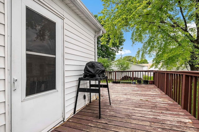 706 Broad St, Mankato, MN 56001 - view of wooden deck