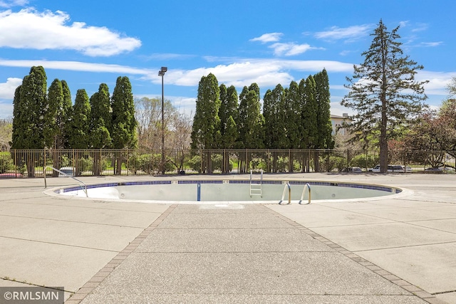 3300 Louisiana Ave S Unit 517, Saint Louis Park, MN 55426 - community pool with fence and a patio area