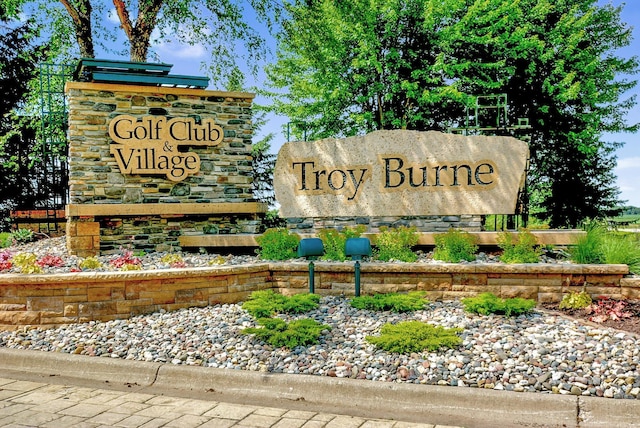 270 Turnberry Ct, Hudson, WI 54016 - photo 2
