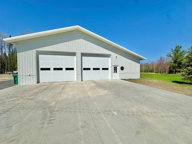 view of detached garage