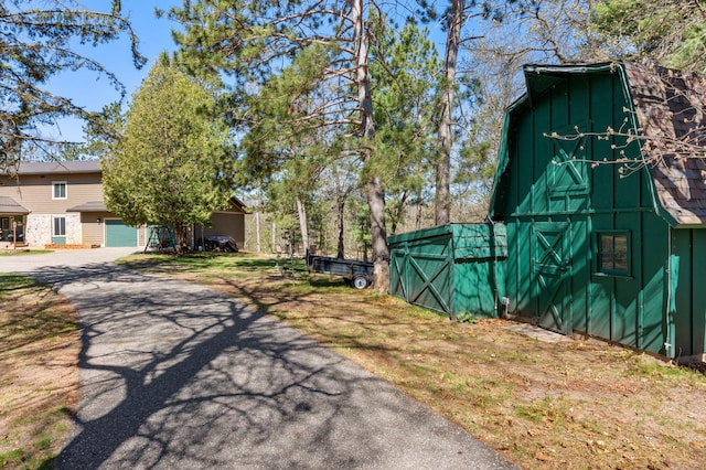 27088 130th St, Thomastown Twp, MN 56479 - view of asphalt driveway