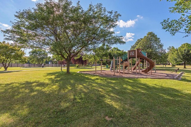 450 Ford Rd Unit 231, Saint Louis Park, MN 55426 - community play area featuring a yard