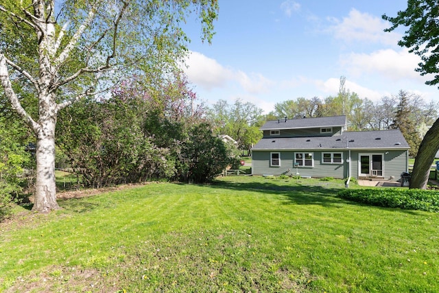 550 Wheeler Dr, Excelsior, MN 55331 - view of grassy yard