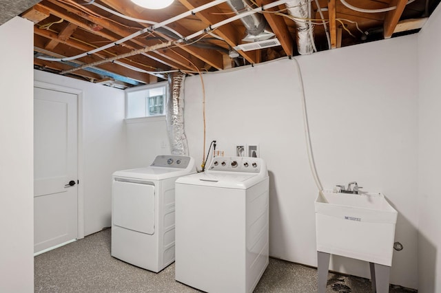 3544 Lee Ave N, Crystal, MN 55422 - laundry area featuring washer and dryer