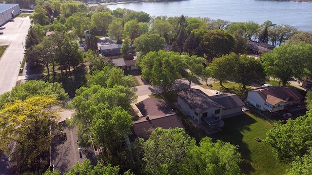 408 19th St NW, Willmar, MN 56201 - aerial view of residential area featuring a nearby body of water