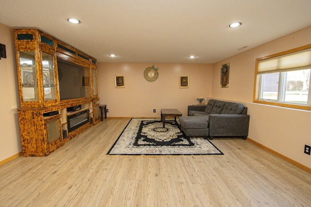 147 Waynesborough Way, Mankato, MN 56001 - living area with light wood-type flooring, recessed lighting, and baseboards