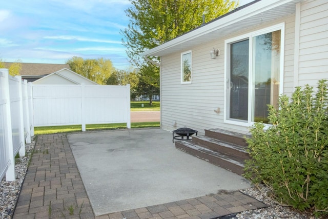 147 Waynesborough Way, Mankato, MN 56001 - view of patio / terrace with fence