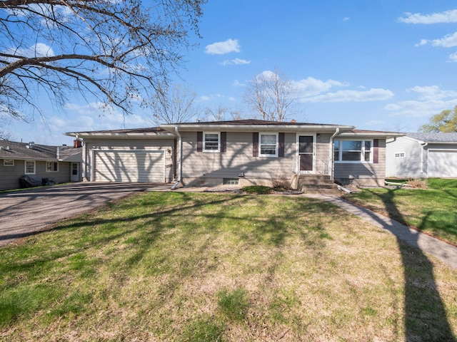 116 California Ave, Morris, MN 56267 - ranch-style house featuring asphalt driveway, entry steps, a garage, and a front yard