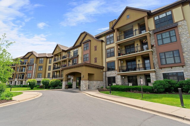 1320 Riverside Ln Unit 112, Mendota Heights, MN 55118 - view of apartment building / complex