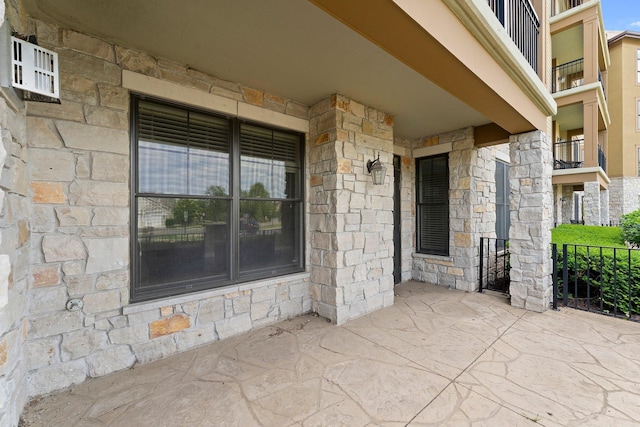1320 Riverside Ln Unit 112, Mendota Heights, MN 55118 - view of patio