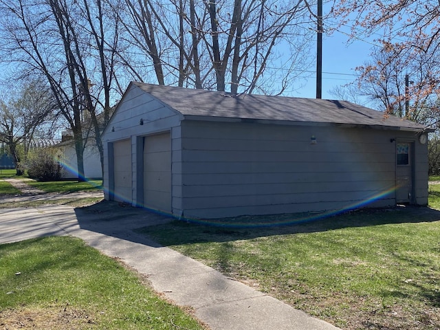 view of detached garage