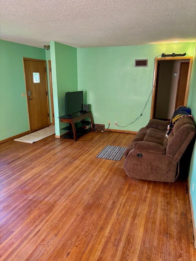 103 Funk Ave, Lakefield, MN 56150 - photo 5