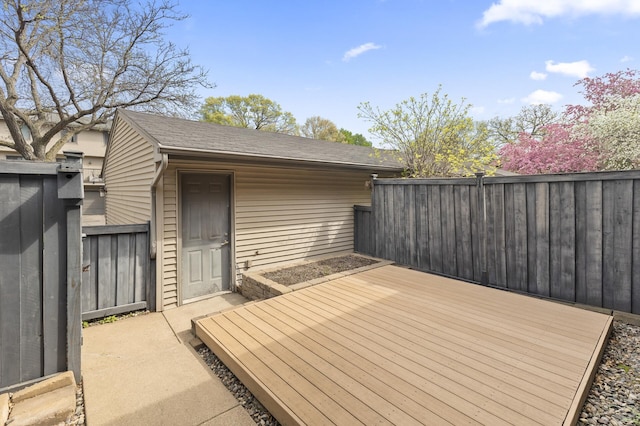 4348 Arden View Ct, Arden Hills, MN 55112 - deck with fence