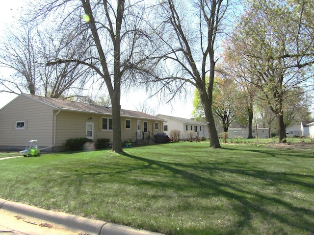 318 3rd St, Dawson, MN 56232 - view of grassy yard