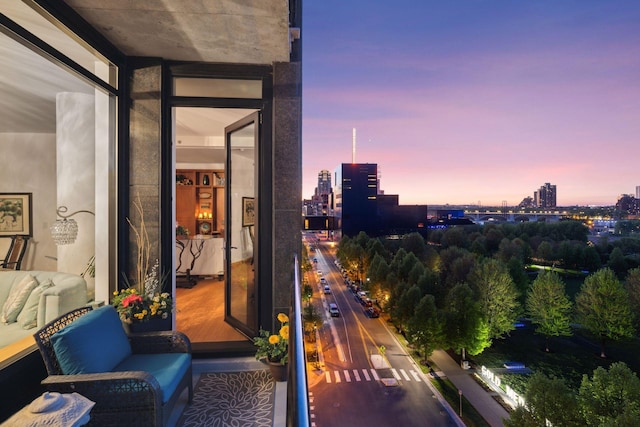 215 10th Ave S Unit 812, Minneapolis, MN 55415 - balcony at dusk featuring a city view