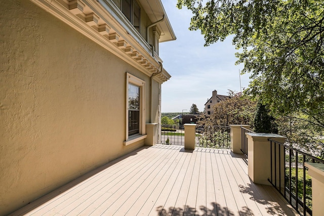 421 Summit Ave Unit 2, Saint Paul, MN 55102 - view of wooden terrace