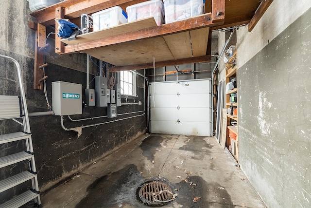 421 Summit Ave Unit 2, Saint Paul, MN 55102 - garage featuring electric panel