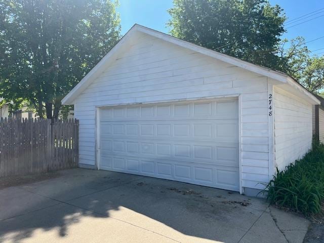 2748 41st Ave S, Minneapolis, MN 55406 - detached garage with fence