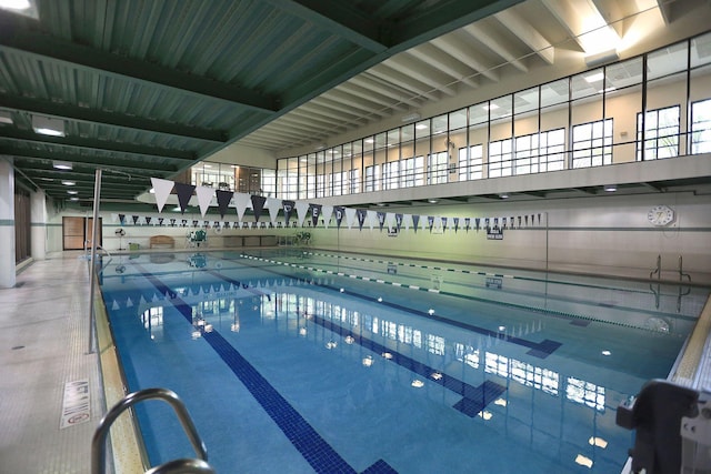 7618 York Ave S Unit 1318, Edina, MN 55435 - view of pool